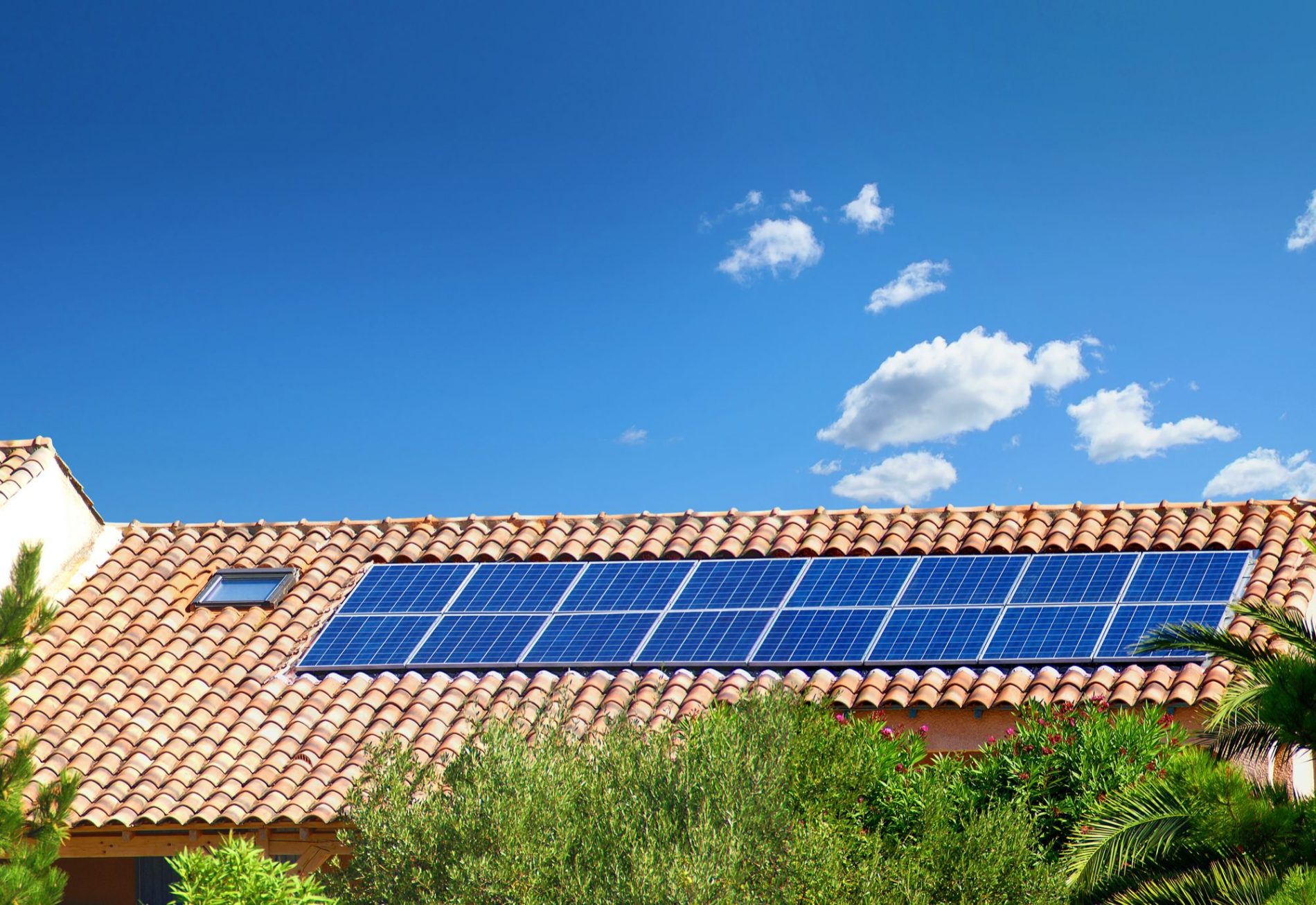 Comment et pourquoi installer des panneaux solaires sur sa toiture ?